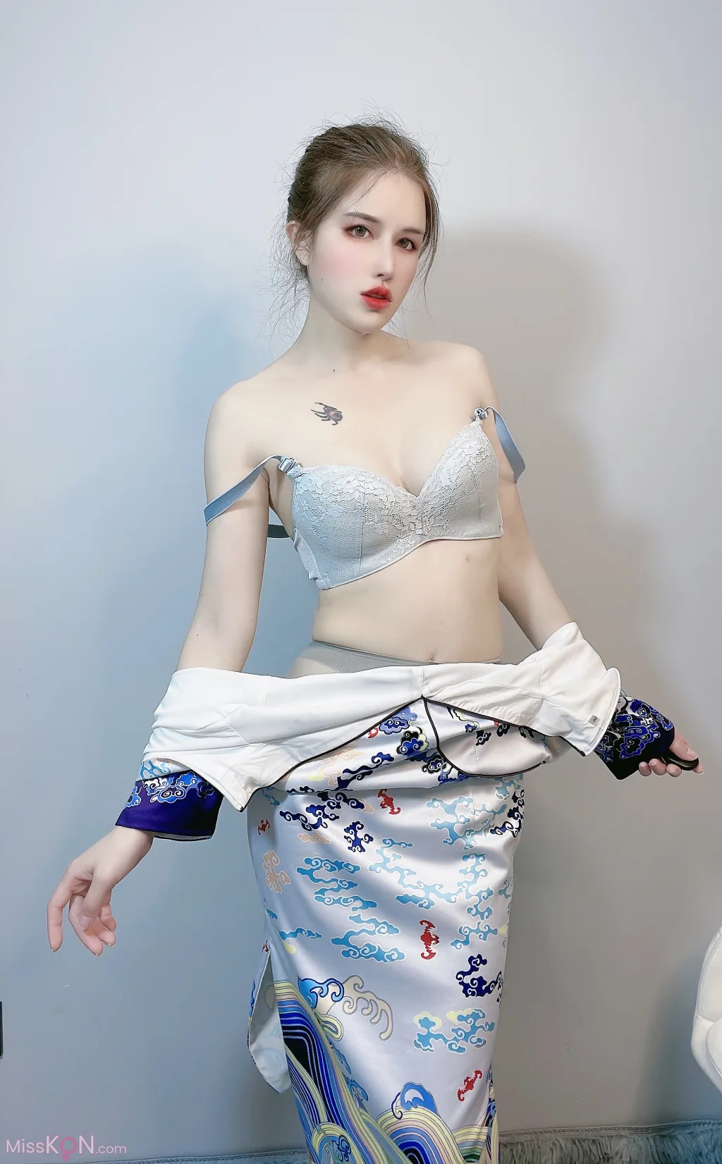 Coser@鹿八岁: 预售期间附送自拍图 (27 ảnh + 1 video)