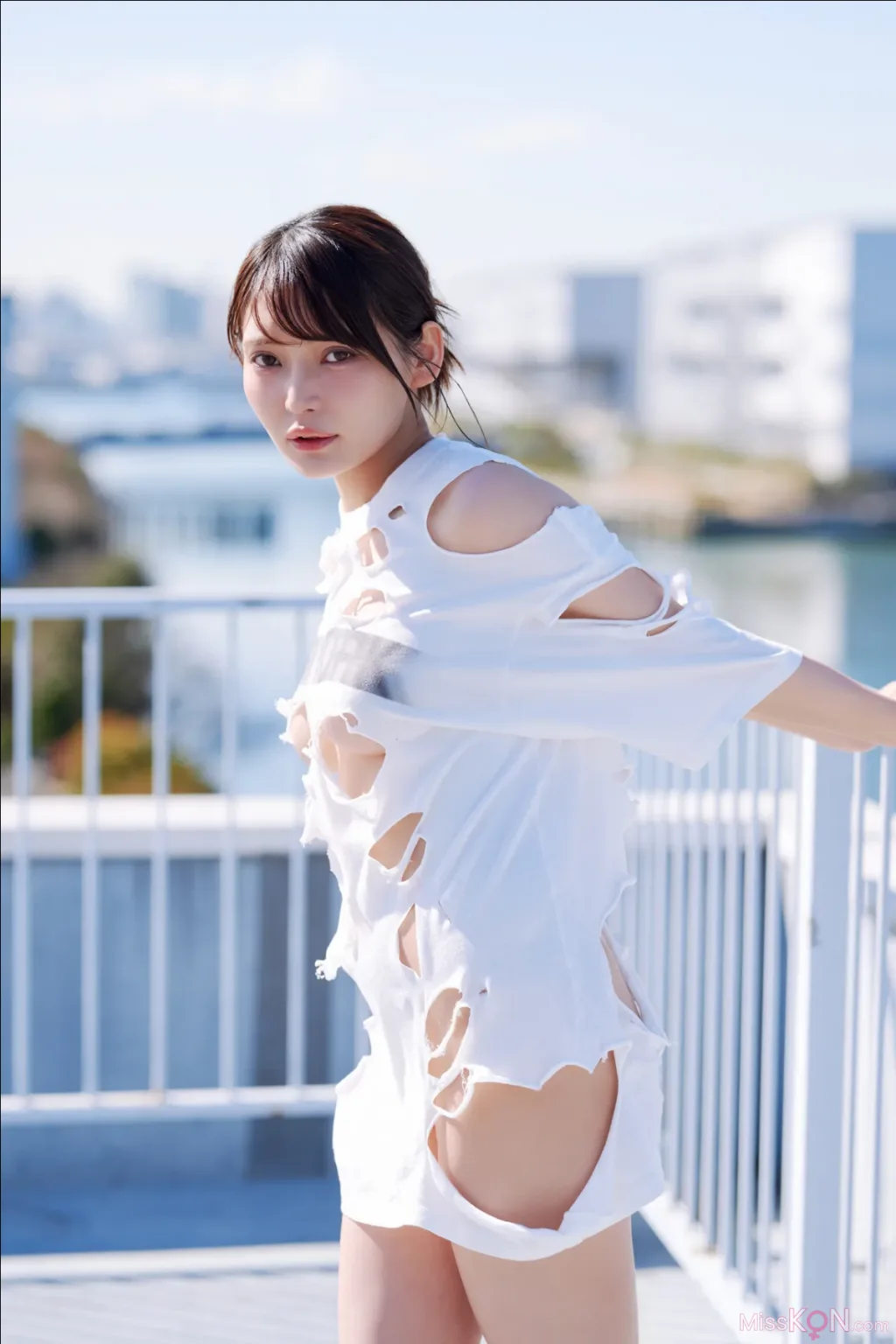 [JP] Nitori Sayaka (似鳥沙也加): FRIDAY GOLD A to Z Vol.4 (15 ảnh)