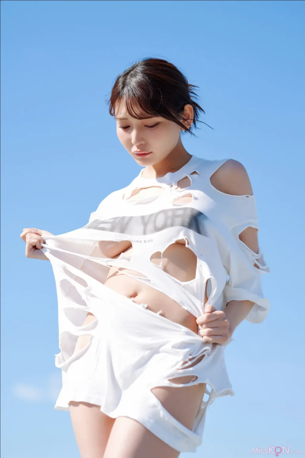 [JP] Nitori Sayaka (似鳥沙也加): FRIDAY GOLD A to Z Vol.4 (15 ảnh)
