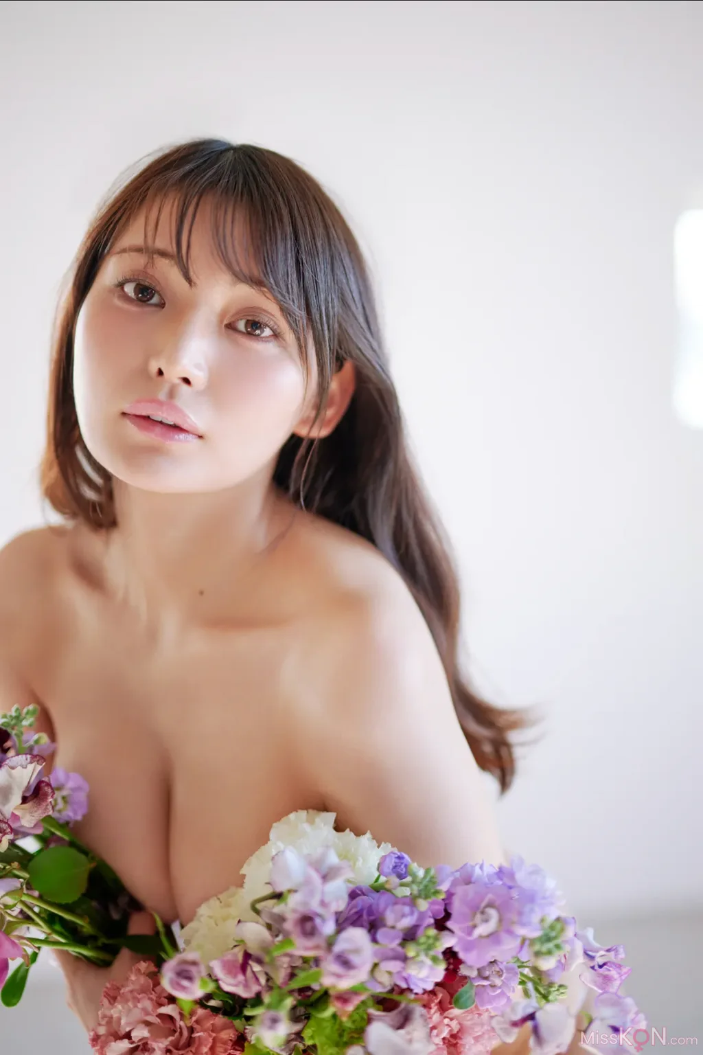 [JP] Nitori Sayaka (似鳥沙也加): FRIDAY GOLD A to Z Vol.8 (15 ảnh)