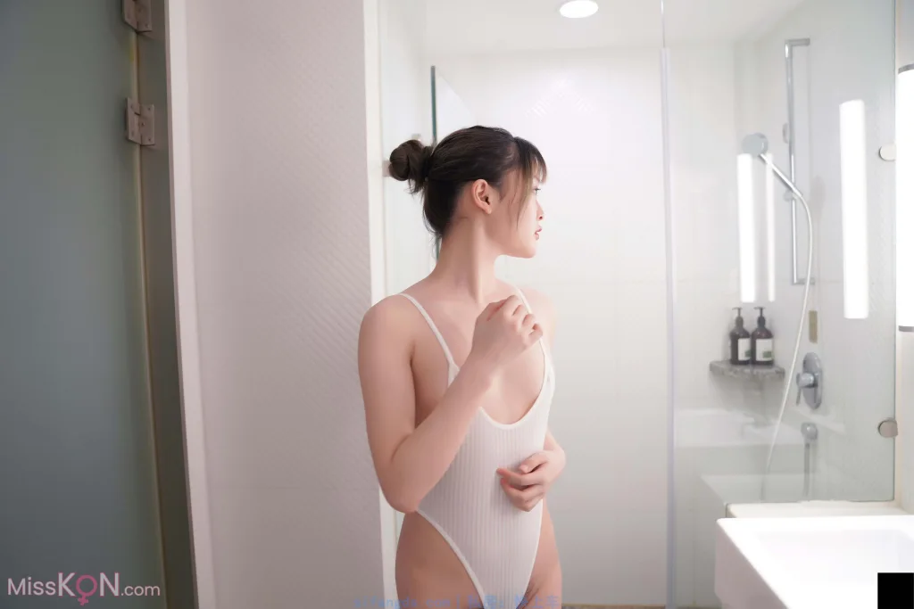 [Private Photoshoot] 欢欢: 全尺度浴室私拍 (803 photos)