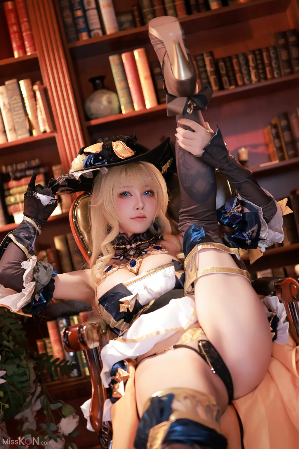 Coser@水淼Aqua: 原神 ナヴィア Navia (57 photos)