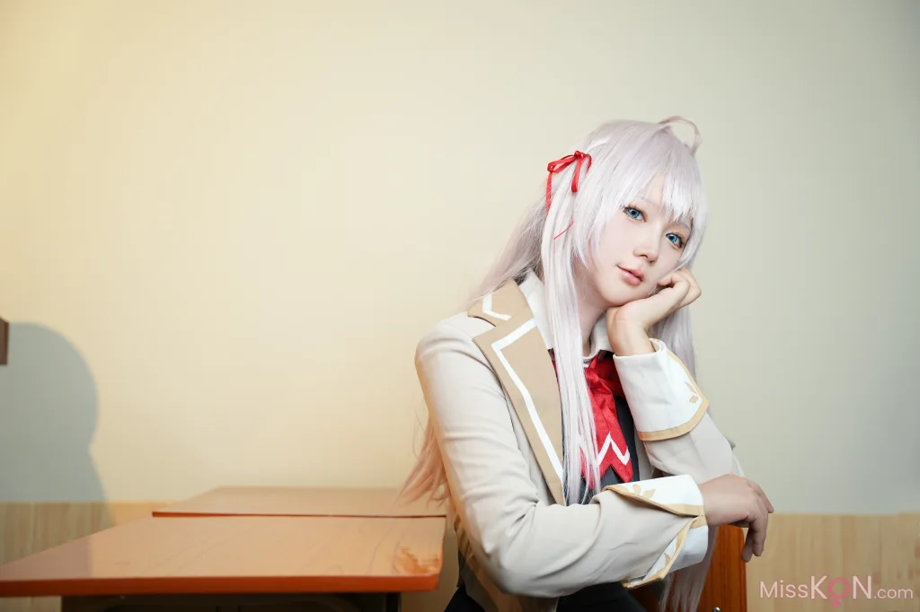 Coser@喜欢爱理吗: 不时以俄语轻声遮羞的邻座艾莉同学 (30 photos)
