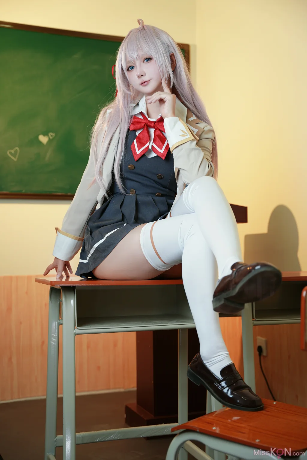 Coser@喜欢爱理吗: 不时以俄语轻声遮羞的邻座艾莉同学 (30 photos)