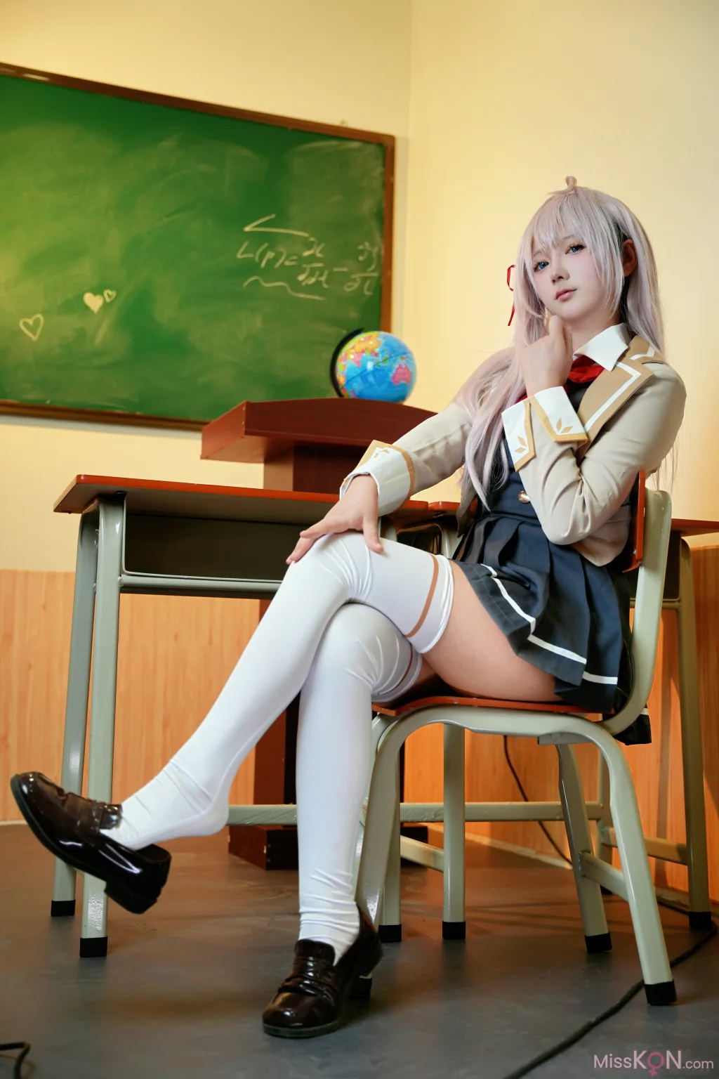 Coser@喜欢爱理吗: 不时以俄语轻声遮羞的邻座艾莉同学 (30 photos)