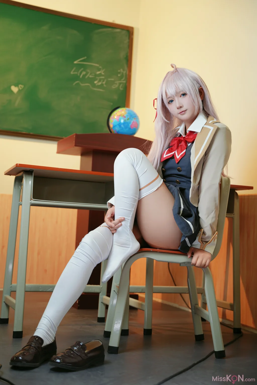 Coser@喜欢爱理吗: 不时以俄语轻声遮羞的邻座艾莉同学 (30 photos)