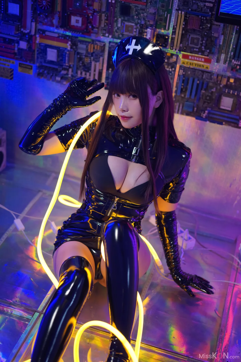 Coser@Neko薇薇: 暗黑护士 (54 photos + 5 videos)
