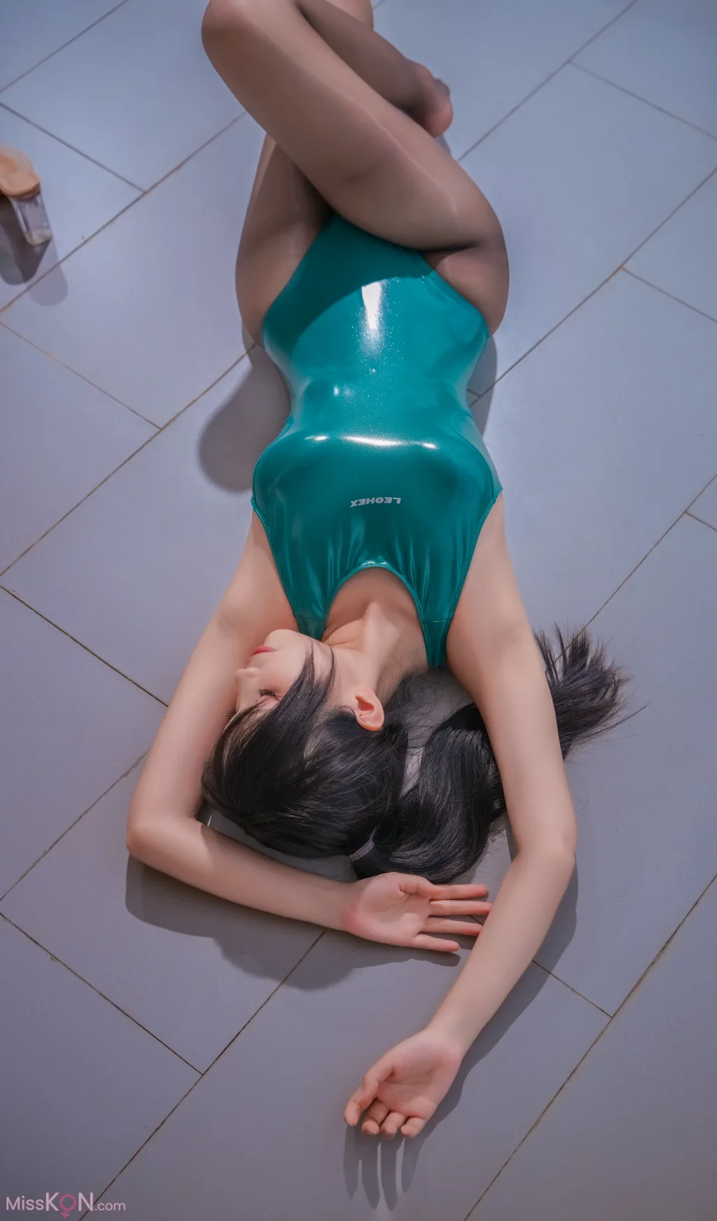 Coser@Neko薇薇: 夏日绿色竞泳 (45 photos)