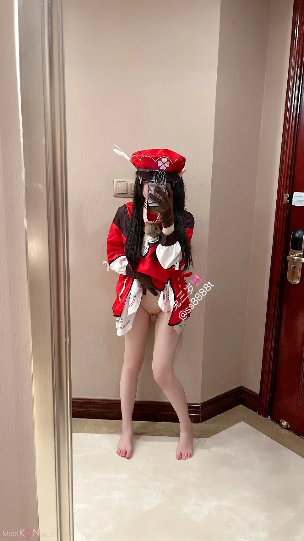Coser@兔三岁(ss8888t): 高颜小仙女 被怪叔叔骗到酒店无套中出 (64 photos + 66 videos)