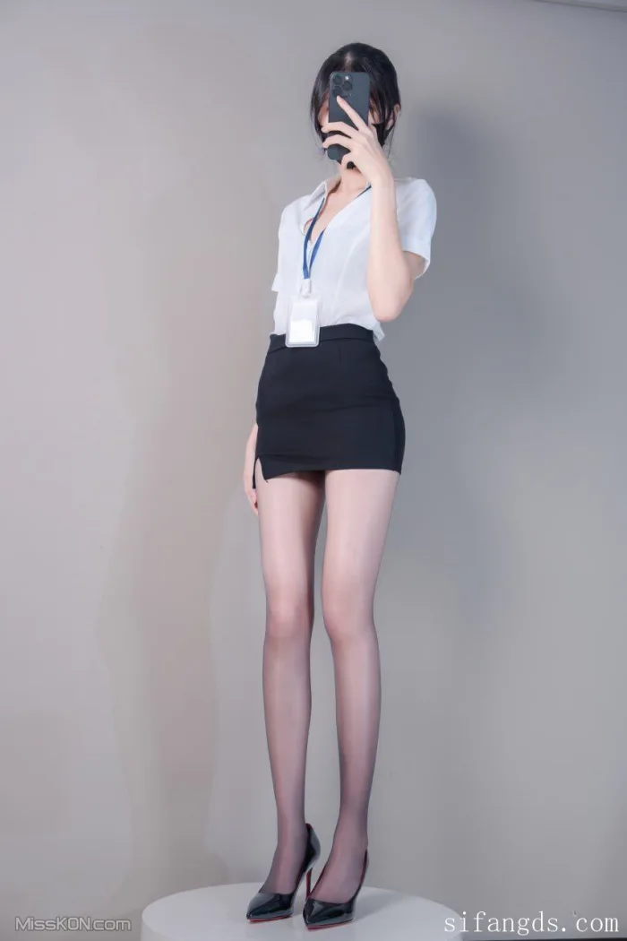 Cosplay@shixiaotaone: 顶级性感白虎女神 门槛福利 女神美鲍嫩脚 (104 photos + 9 videos)
