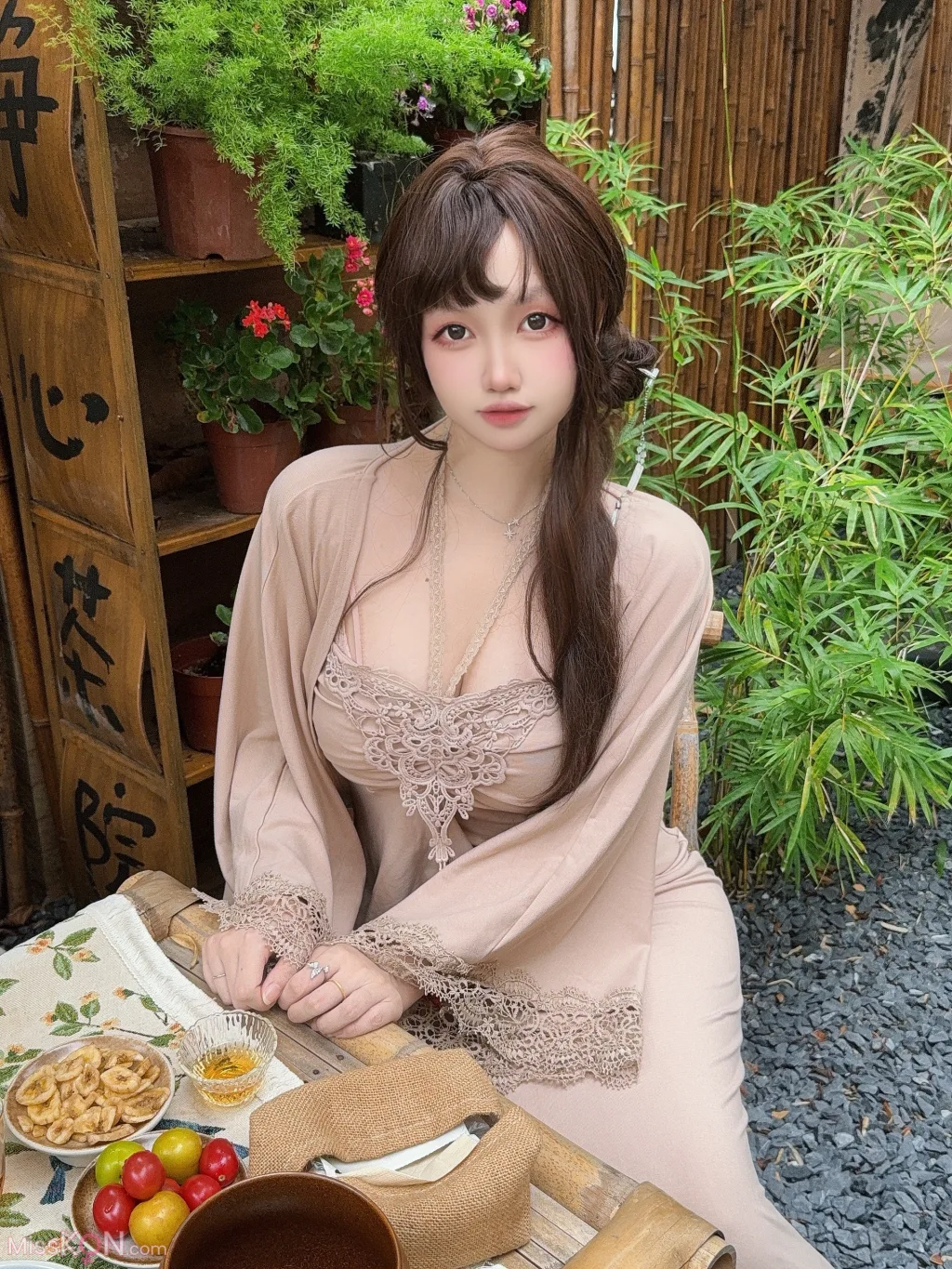 Coser@洛桑w伊梓: 猫猫衬衫 (45 photos)