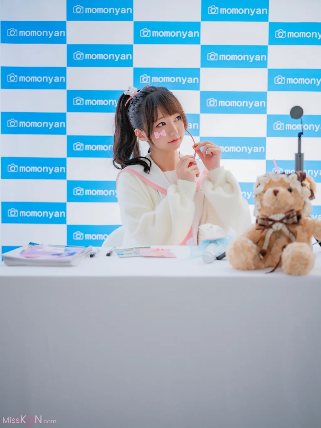 Coser@NAGISA魔物喵: ビキニアイドルのサイン会 (183 photos)