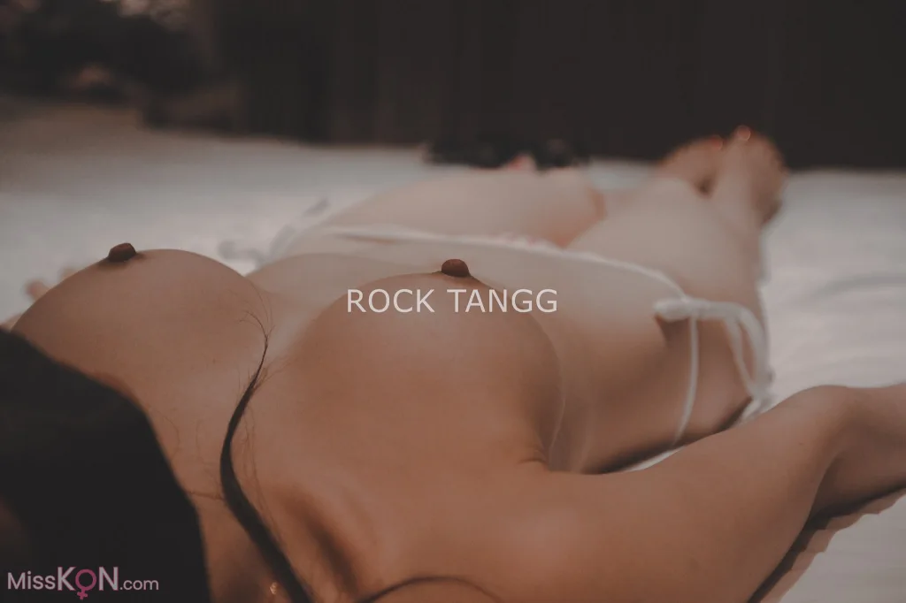 RockTangg: X白虎福利姬 夜行露出 车厢调教 (70 photos + 1 video)