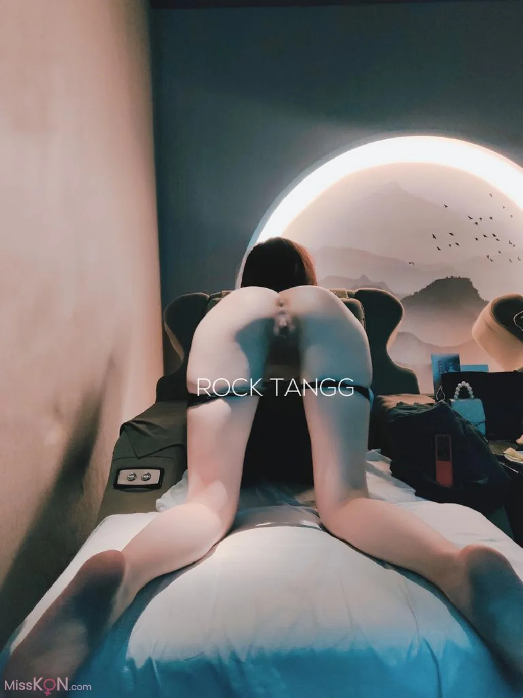 RockTangg: X白虎福利姬 夜行露出 车厢调教 (70 photos + 1 video)