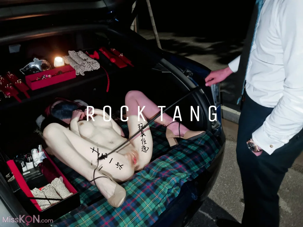 RockTangg: X白虎福利姬 夜行露出 车厢调教 (70 photos + 1 video) – Page 2