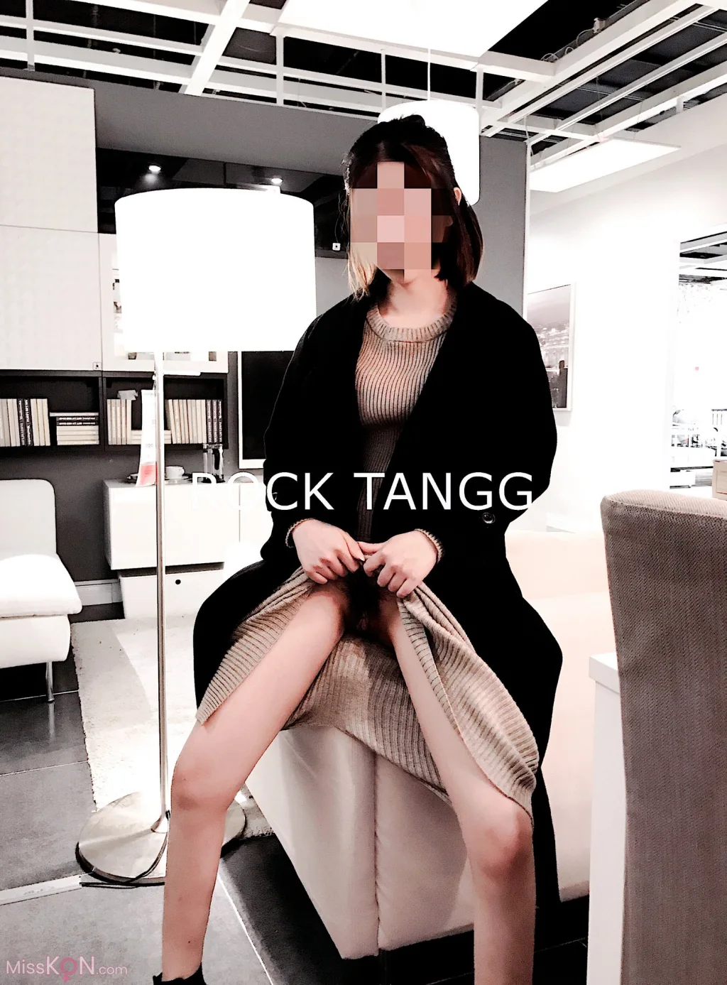 RockTangg: X白虎福利姬 夜行露出 车厢调教 (70 photos + 1 video) – Page 2