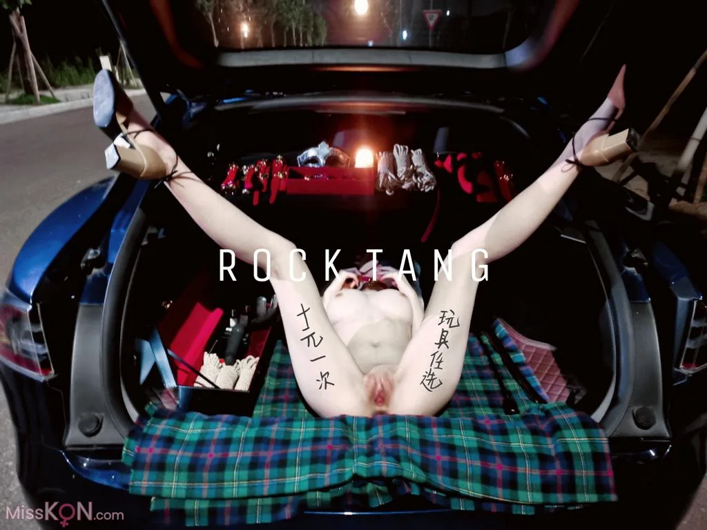 RockTangg: X白虎福利姬 夜行露出 车厢调教 (70 photos + 1 video) – Page 2