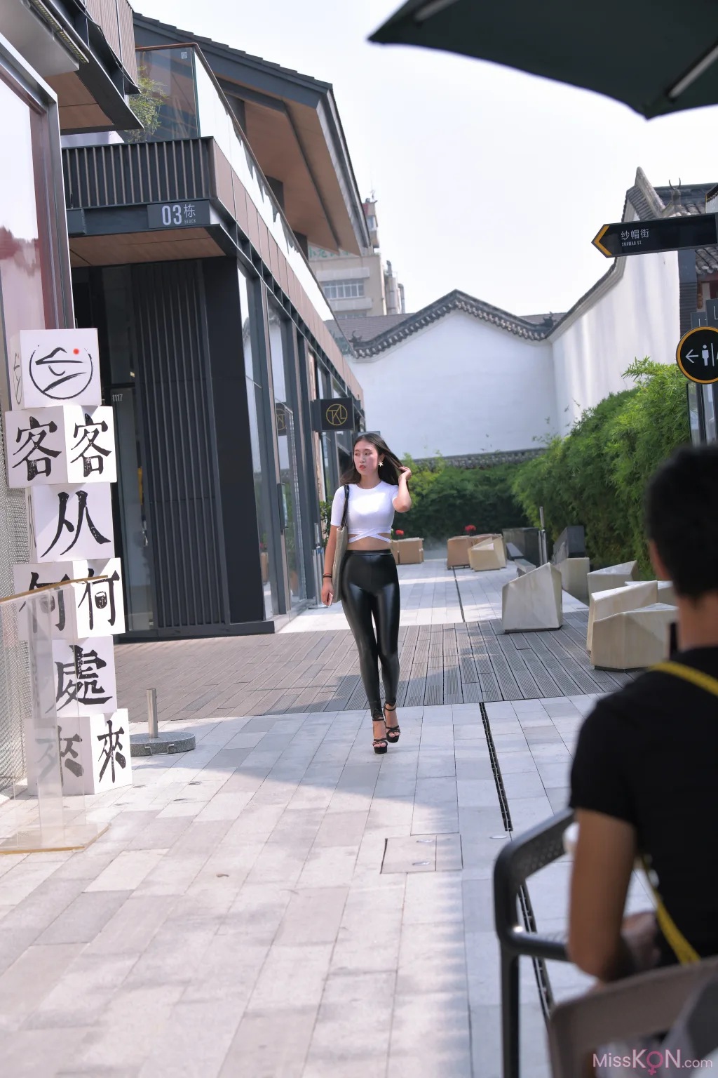 [精选街拍作品] MJ-002: 远洋太古初相遇，晓楼樯橹灰飞烟 (300 photos + 4 videos) – Page 3