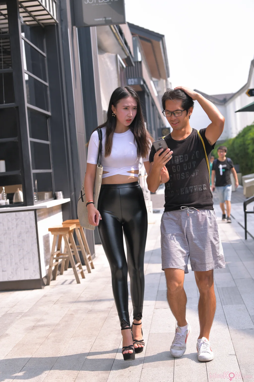 [精选街拍作品] MJ-002: 远洋太古初相遇，晓楼樯橹灰飞烟 (300 photos + 4 videos) – Page 3