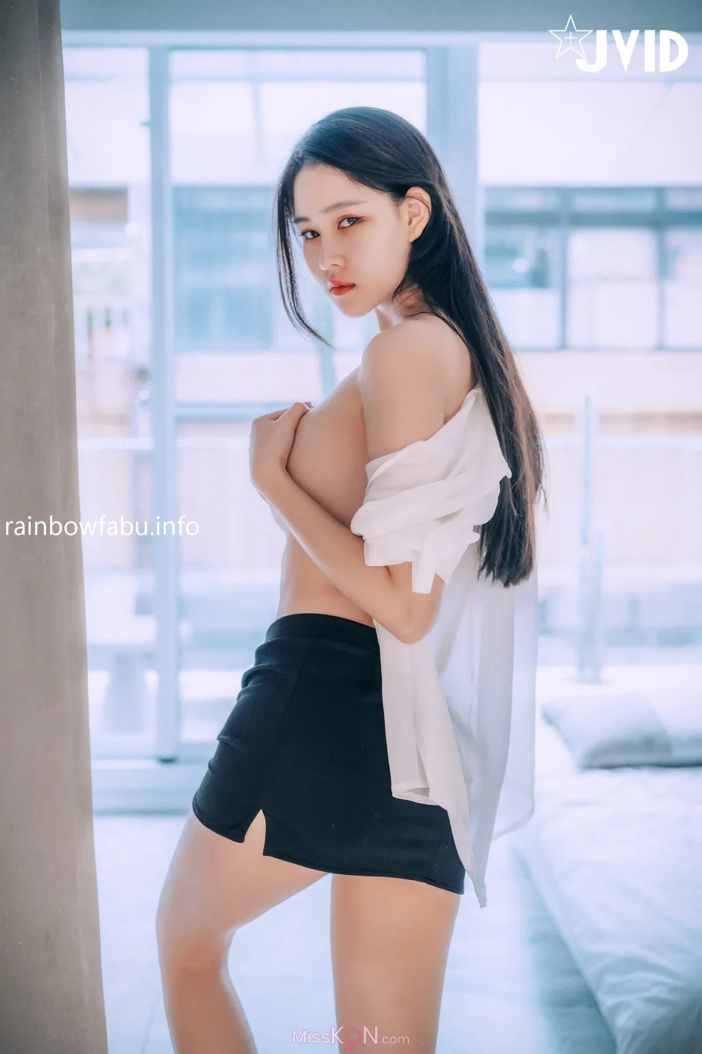 [JVID] 冰冰: 性感长腿女秘书 (98 photos + 1 video)