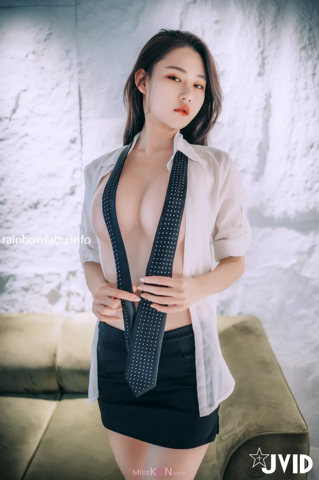 [JVID] 冰冰: 性感长腿女秘书 (98 photos + 1 video) – Page 2