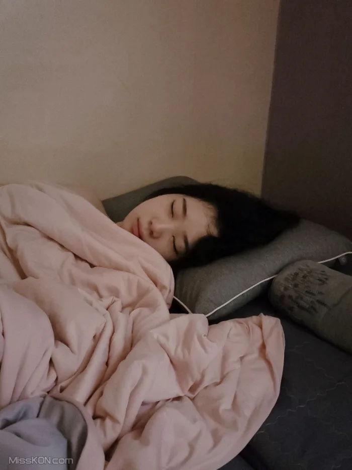 서유빈: 추가 서유빈 확장 – 나의 노예 (149 photos + 17 videos)