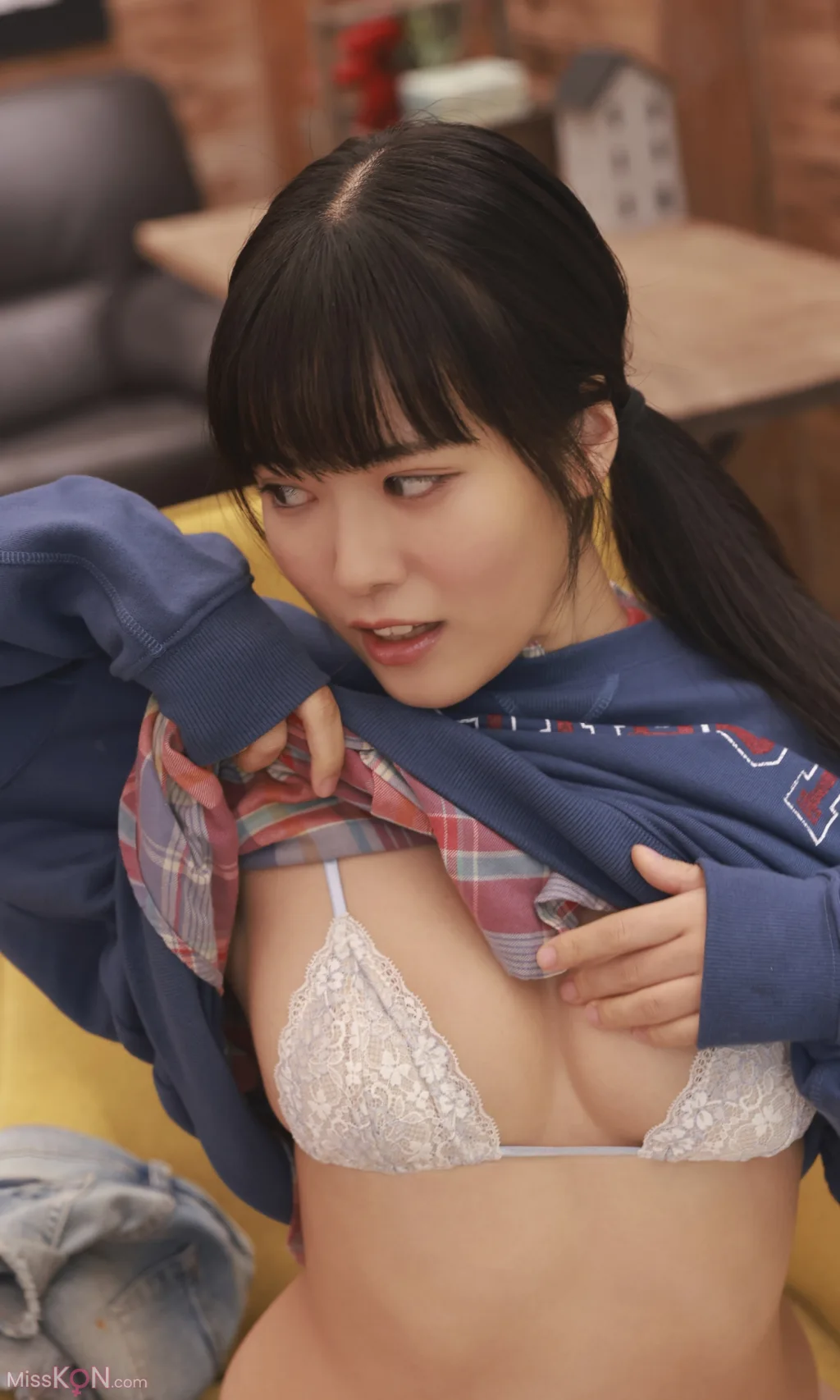 [JP] Shinonome Umi (東雲うみ):【デジタル限定】 写真集 「キャンプであふれて」 週プレ PHOTO BOOK (55 photos)