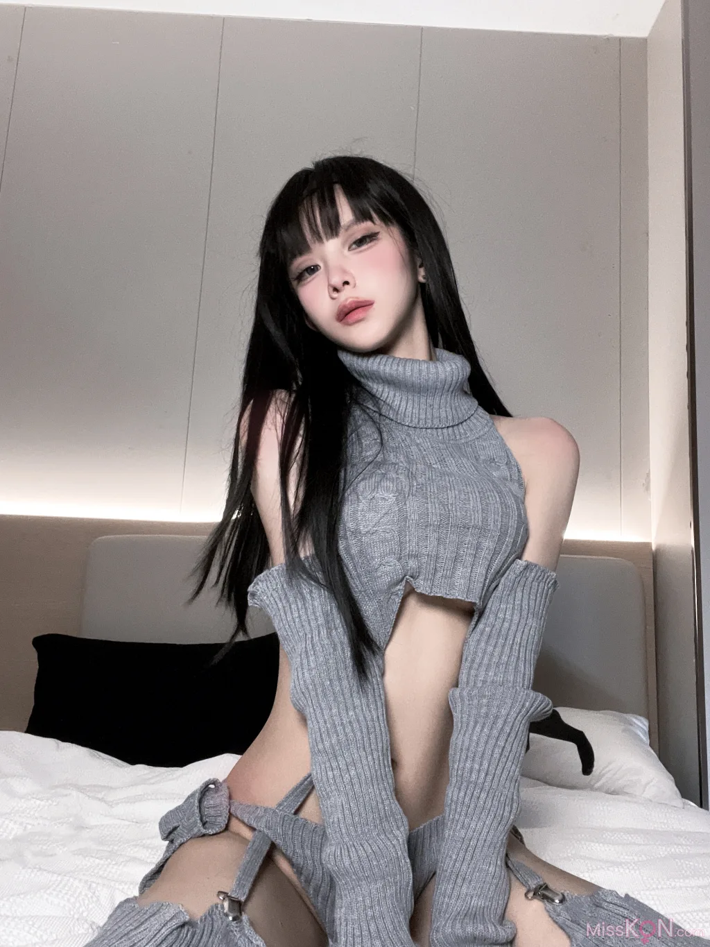 Coser@果咩酱w: 灰灰毛衣 (23 photos + 2 videos)