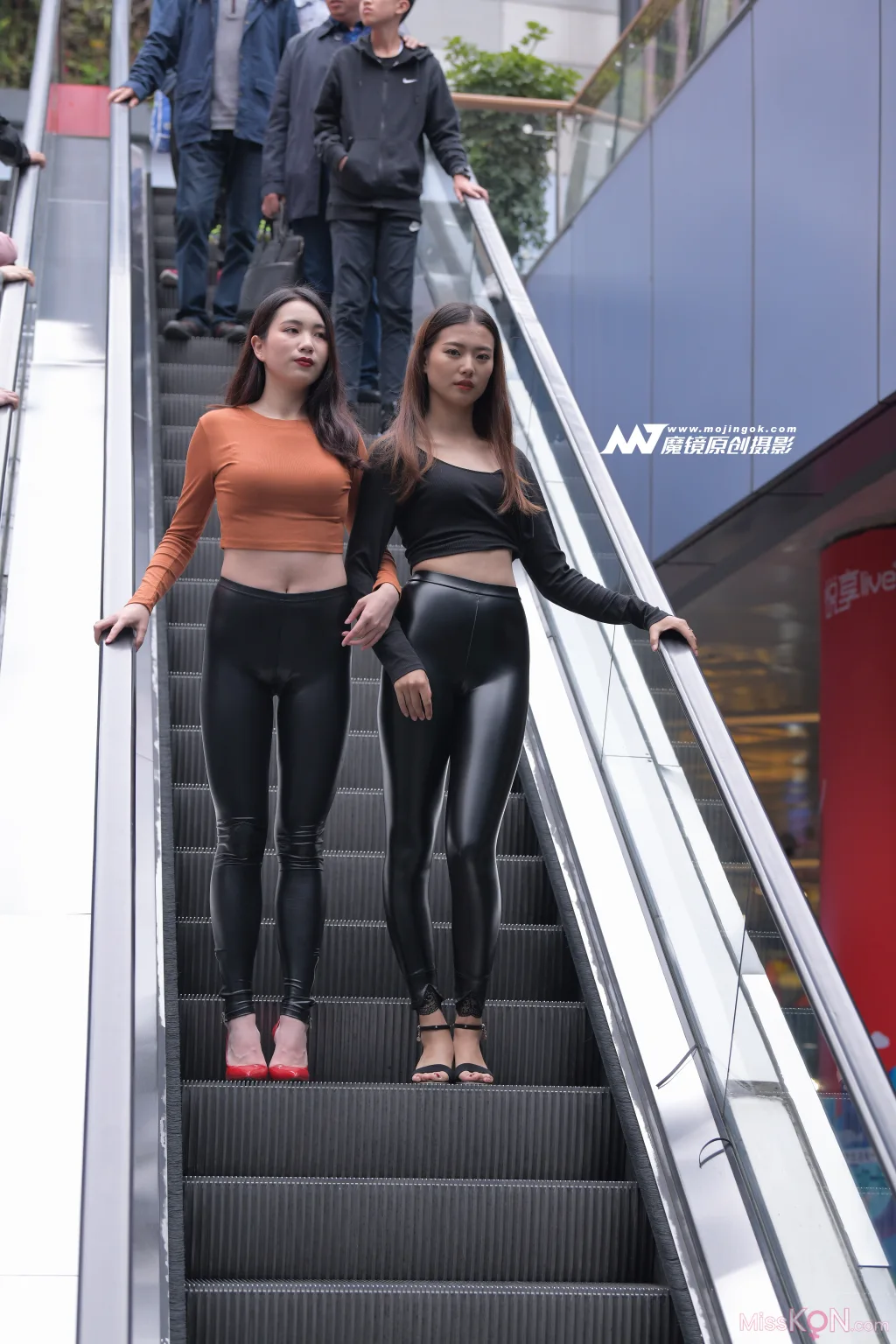 [精选街拍作品] MJ-008: 双皮裤 (169 photos + 6 videos)