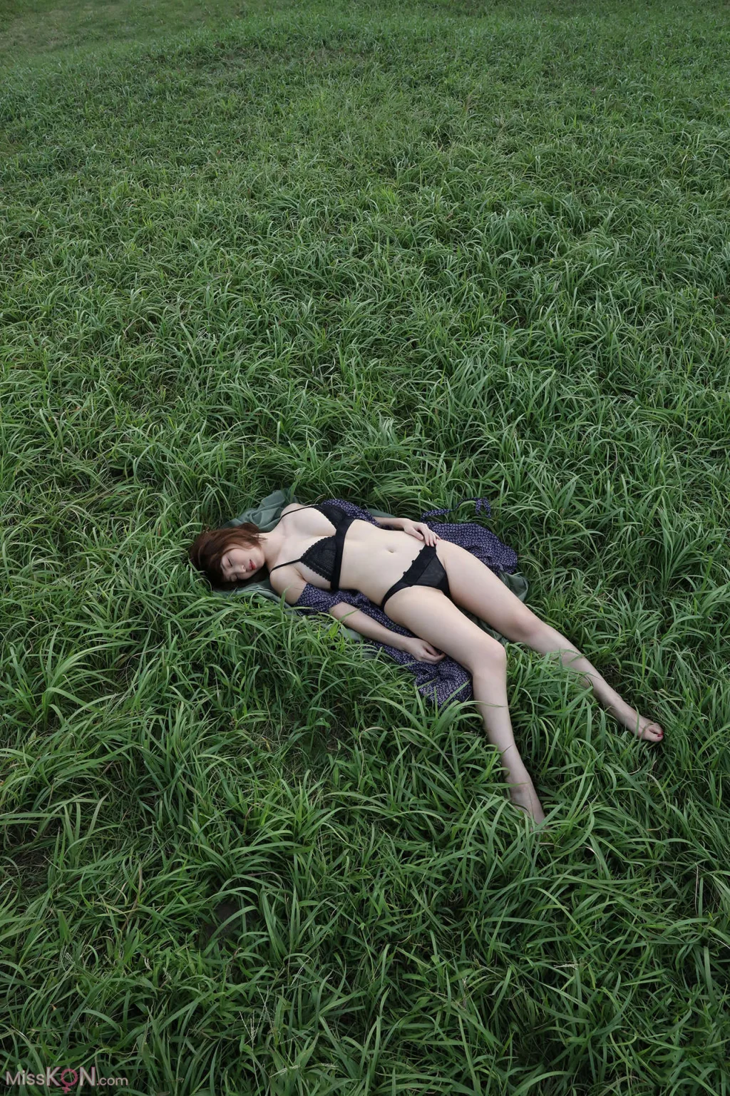[JP] Misumi Shiochi (塩地美澄): FRIDAYデジタル写真集 「日本一のフェロモン美女アナと官能トリップ」 (118 photos)