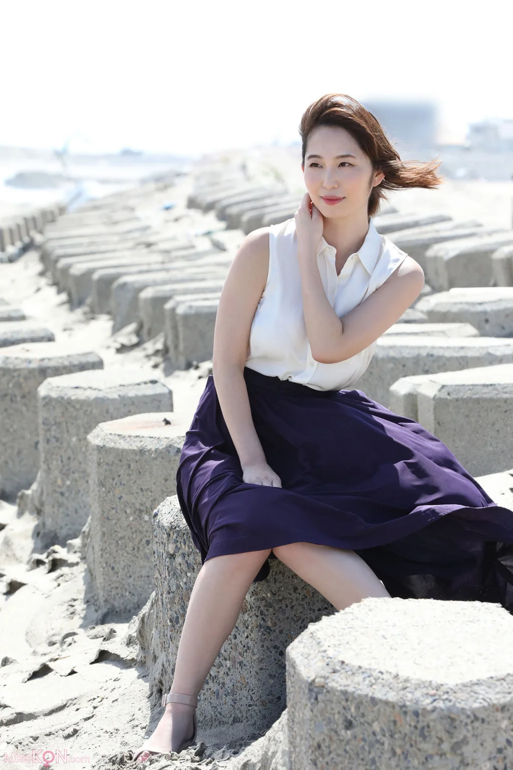 [JP] Misumi Shiochi (塩地美澄): FRIDAYデジタル写真集 「日本一のフェロモン美女アナと官能トリップ」 (118 photos)