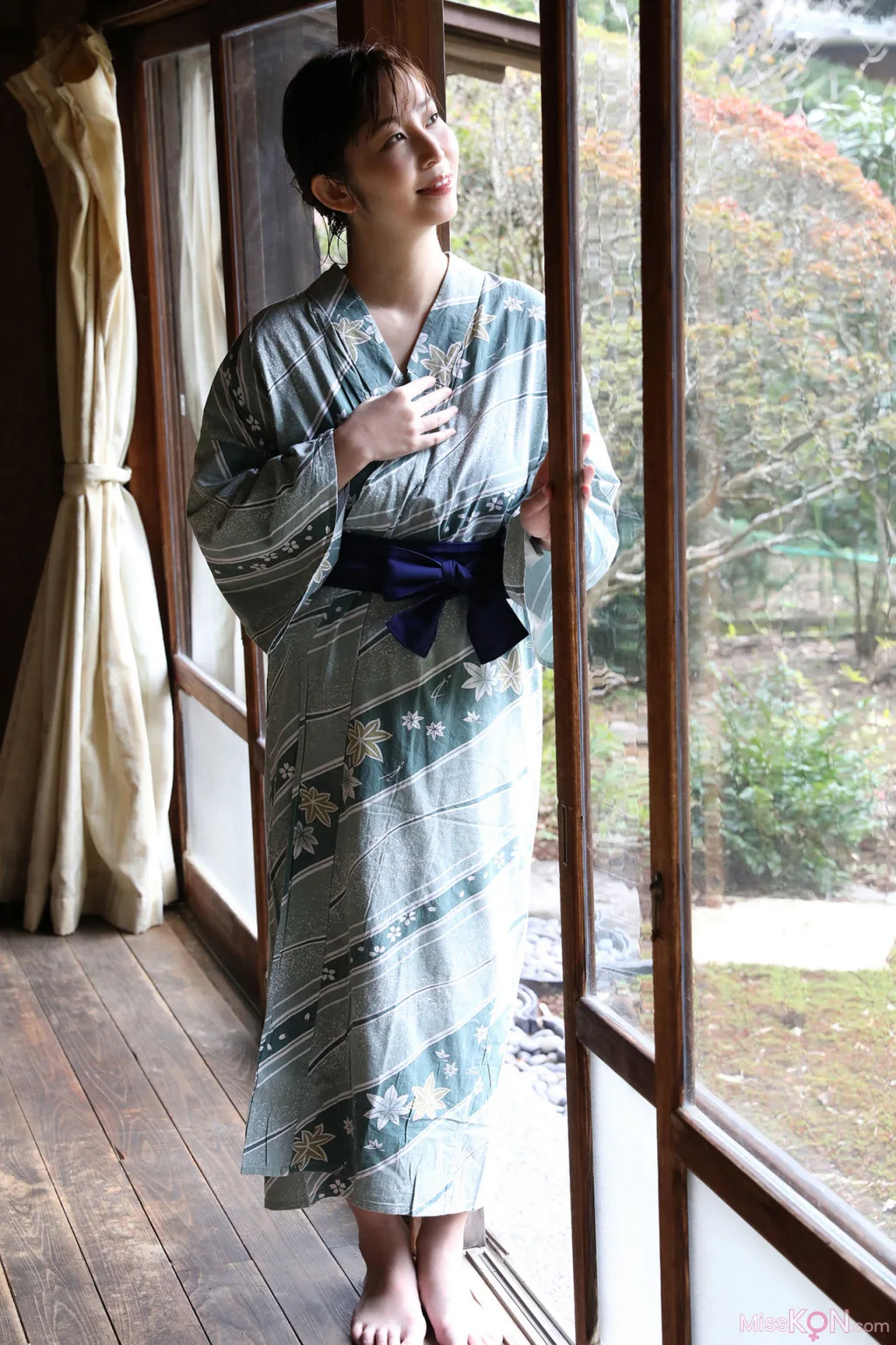 [JP] Misumi Shiochi (塩地美澄): FRIDAYデジタル写真集 「一泊二日、わけありな旅　ｖｏｌ．３　１３０ページの超完全版！」 (133 photos) – Page 4