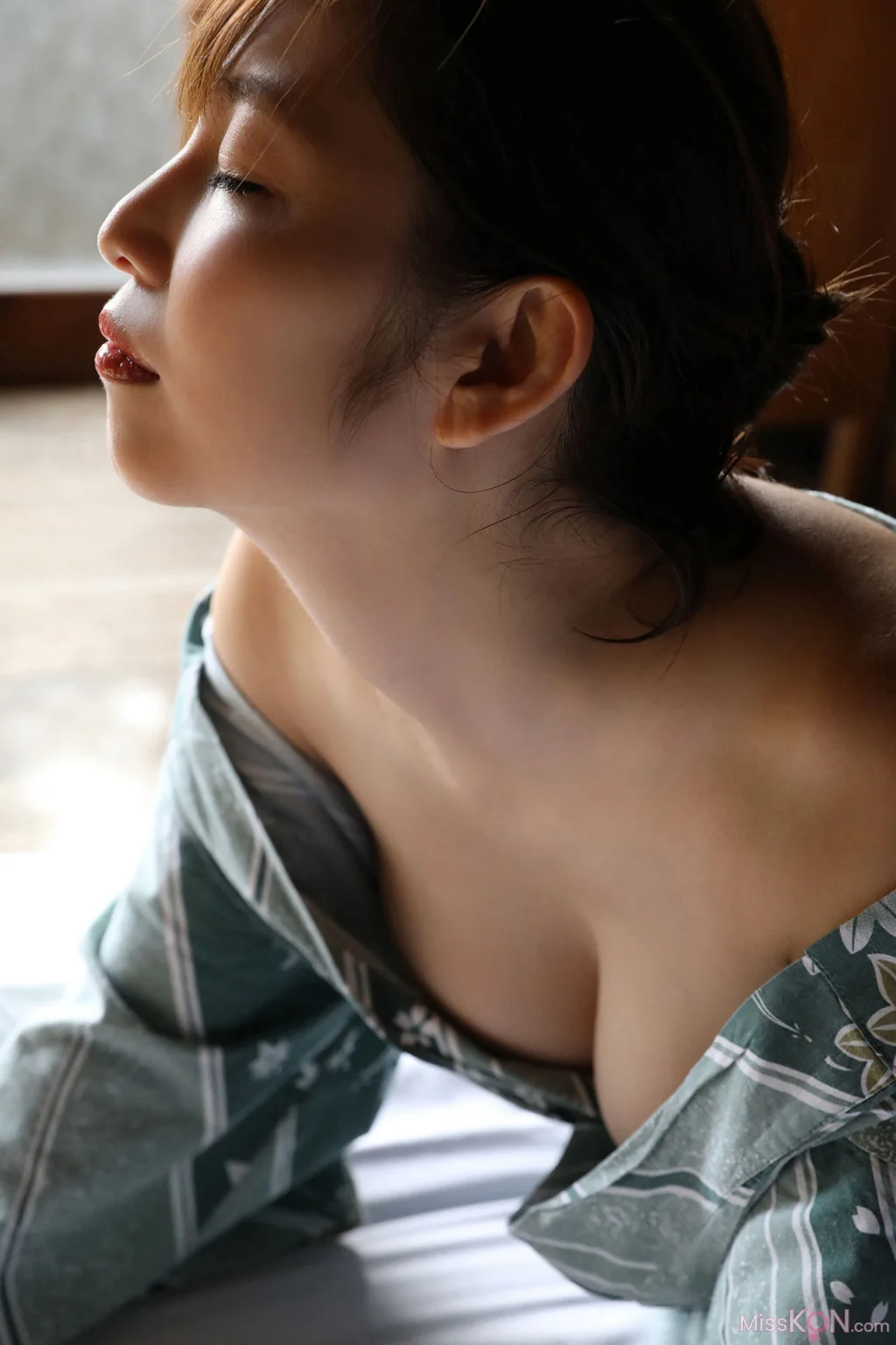 [JP] Misumi Shiochi (塩地美澄): FRIDAYデジタル写真集 「一泊二日、わけありな旅　ｖｏｌ．３　１３０ページの超完全版！」 (133 photos) – Page 5